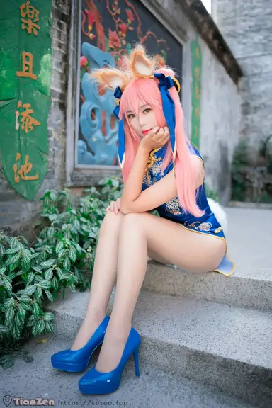 动漫博主@Money冷冷-佛系妹子Coser作品合集