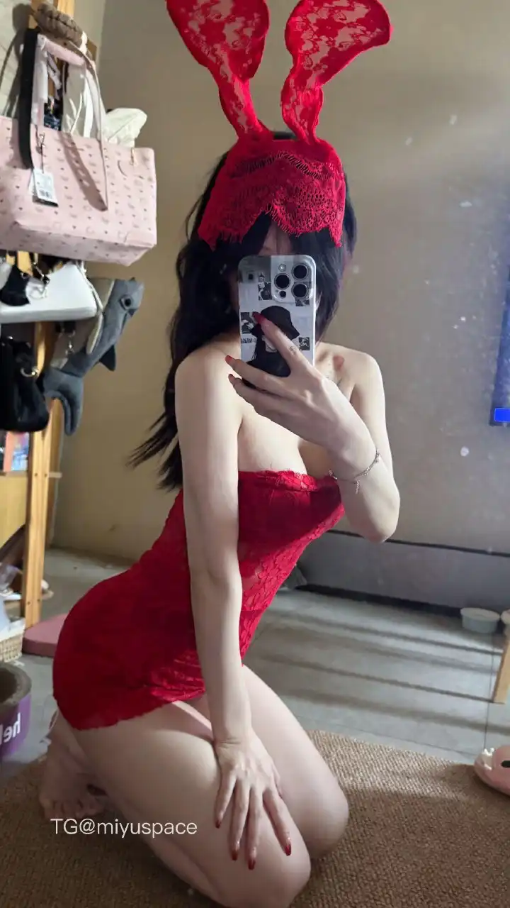 抖音@雪顶+关关雎鸠+小雪家+盐汽喵颜值女神精美写真微密合集