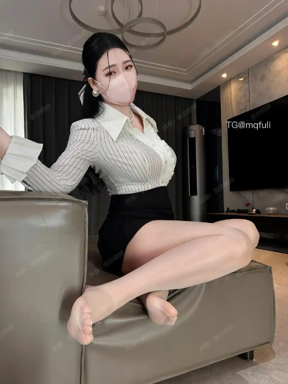 抖音@余少奶奶御姐长腿美足微密写真合集840MB